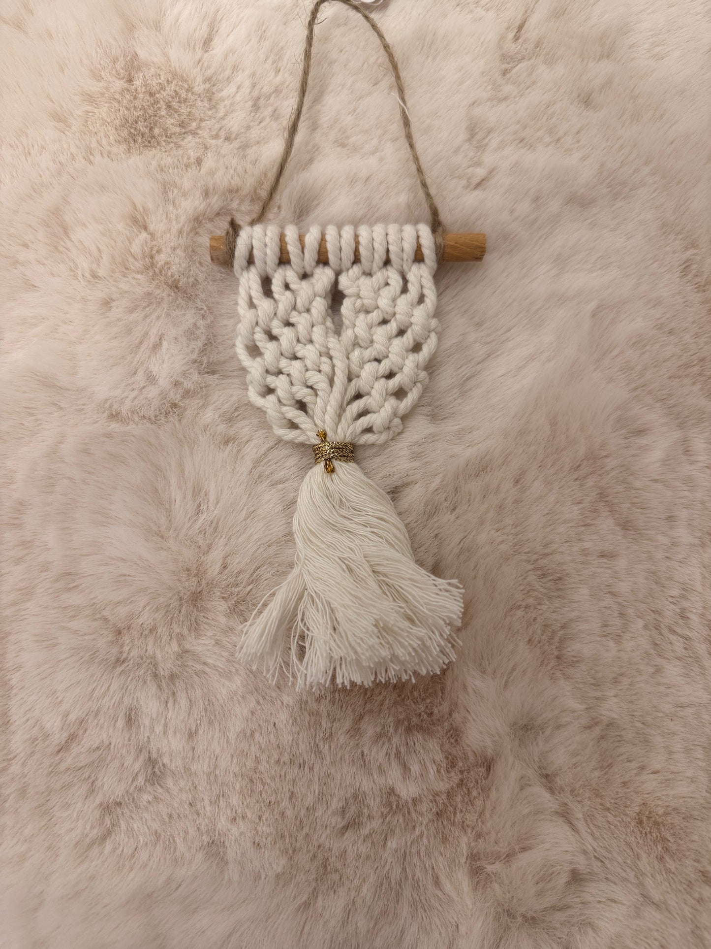 Macramé hanger