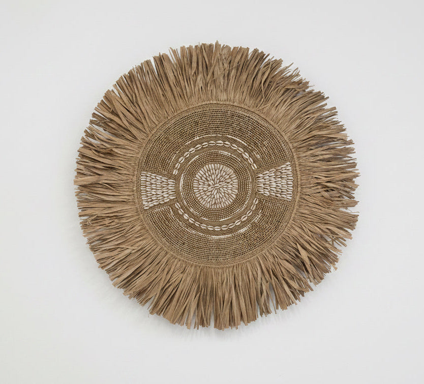 Wanddeco raffia met schelpen