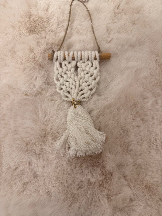 Macramé hanger