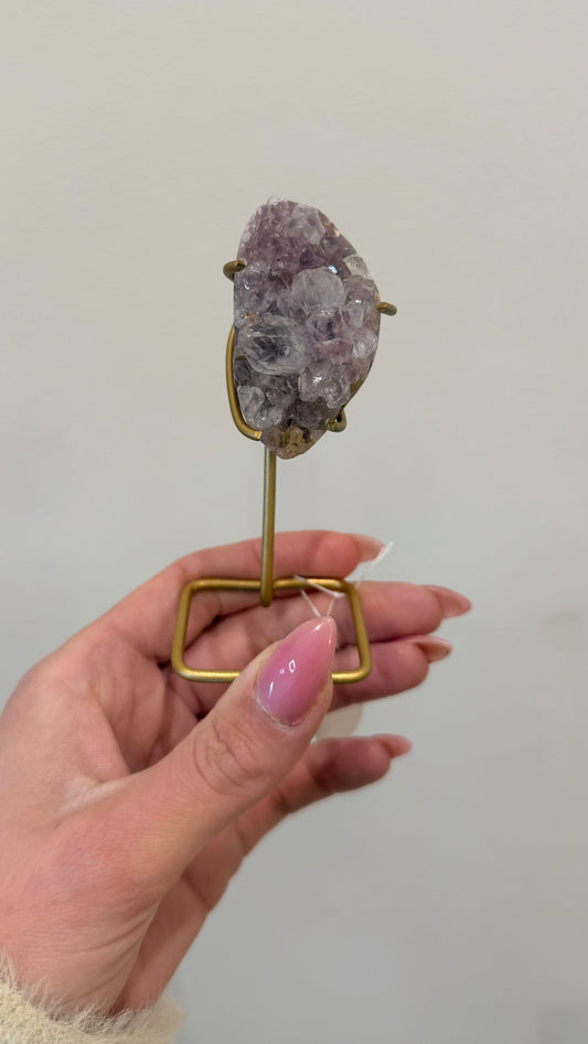 Roze amethist op gouden standaard A kwaliteit