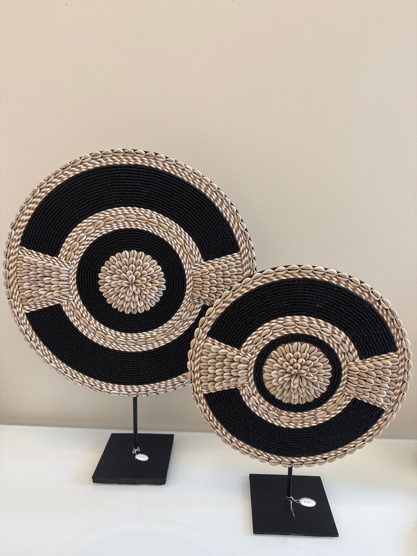 Schelpen ornament op standaard