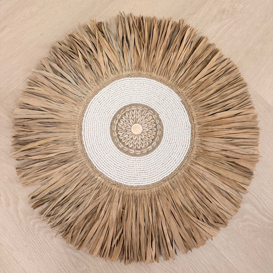 Raffia met schelpen wanddecoratie