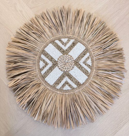 Raffia met schelpen wanddecoratie