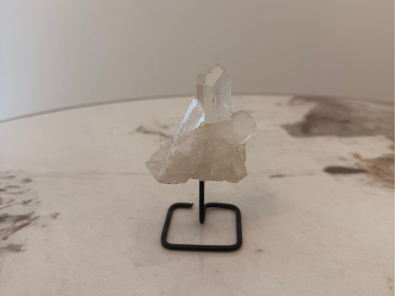 Bergkristal op standaard