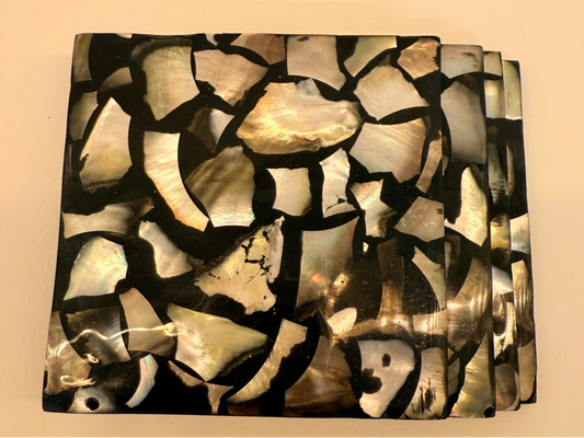 Set van 4 onderzetters abalone licht/donker — Zwart/wit