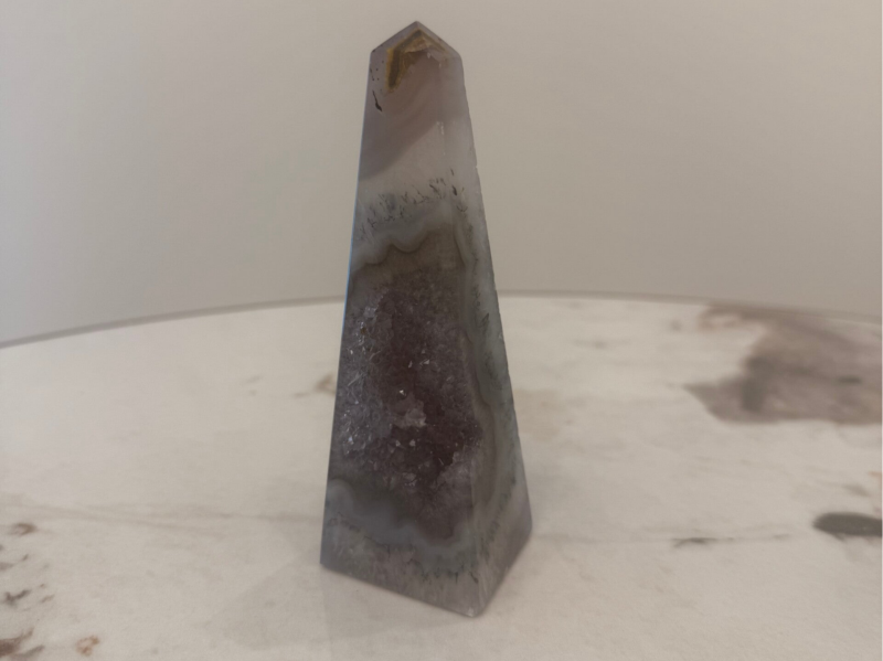 Agaat obelisk met druzy