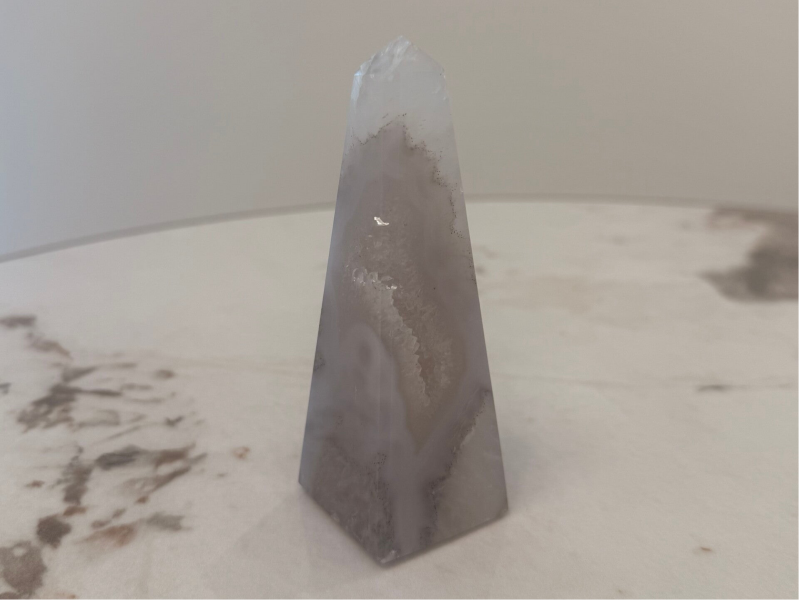 Agaat Obelisk met Druzy