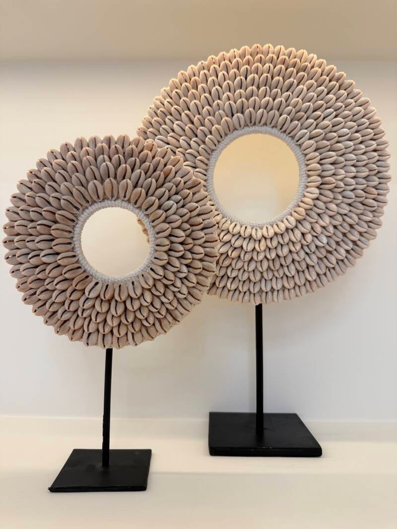 Kauri Schelpen op standaard